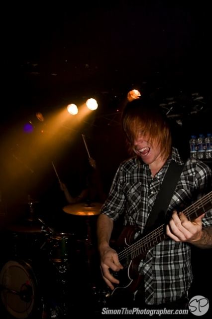 A Skylit Drive live