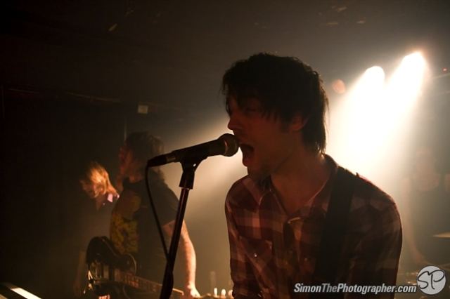 A Skylit Drive live