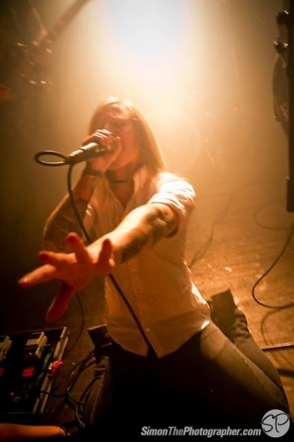 A Skylit Drive live