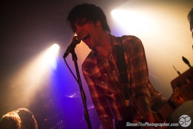 A Skylit Drive live