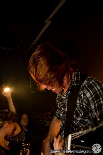 A Skylit Drive live