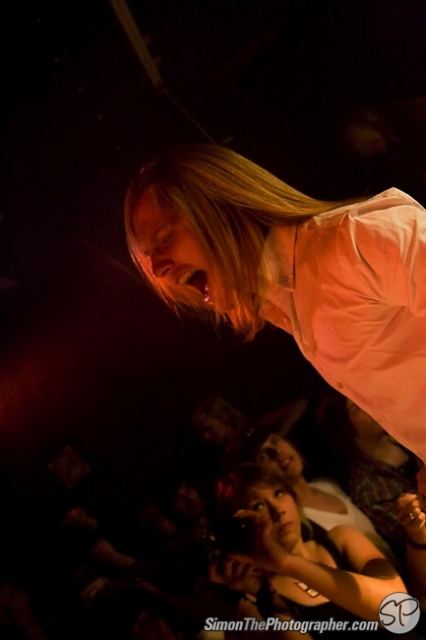 A Skylit Drive live
