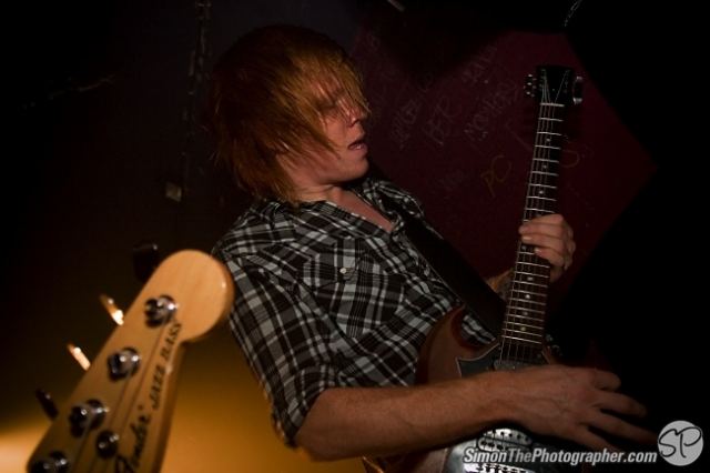 A Skylit Drive live