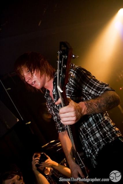A Skylit Drive live