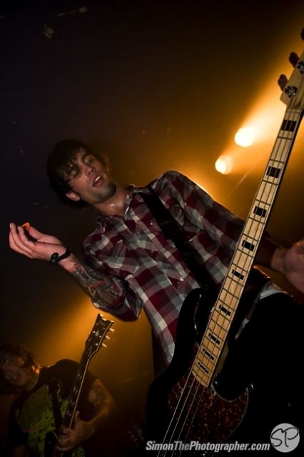 A Skylit Drive live
