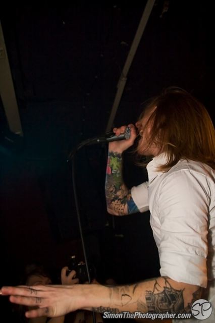 A Skylit Drive live