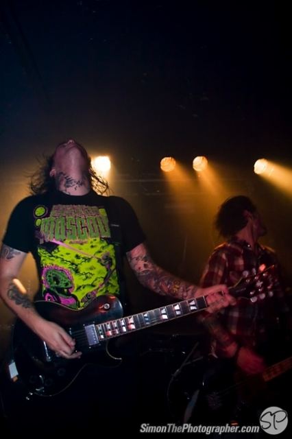 A Skylit Drive live