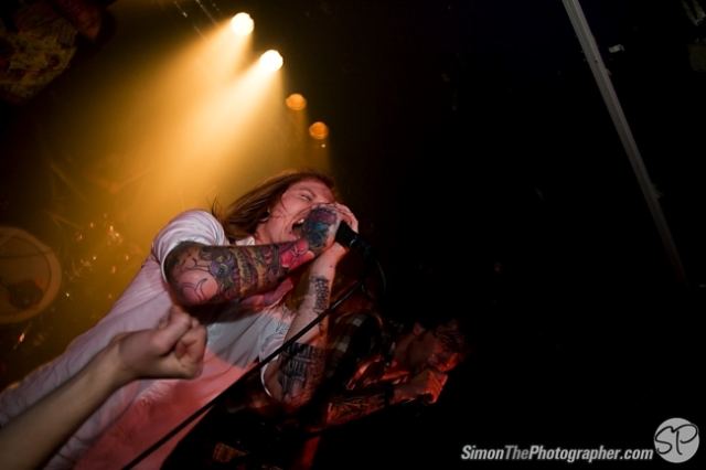 A Skylit Drive live