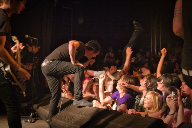 Alesana live