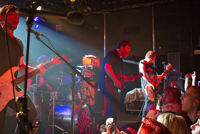 Attack! Attack! live