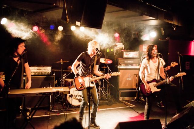 Destine live