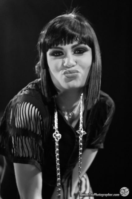 Jessie J live