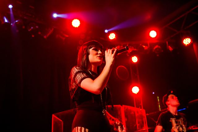 Jessie J live