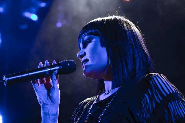 Jessie J live