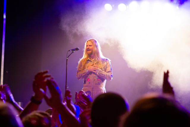 Sam Ryder live