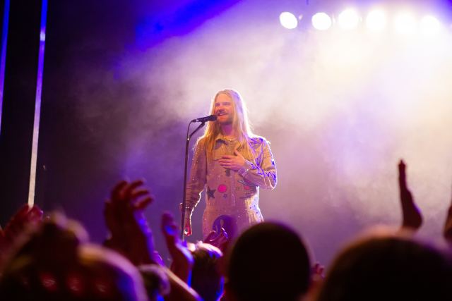 Sam Ryder live