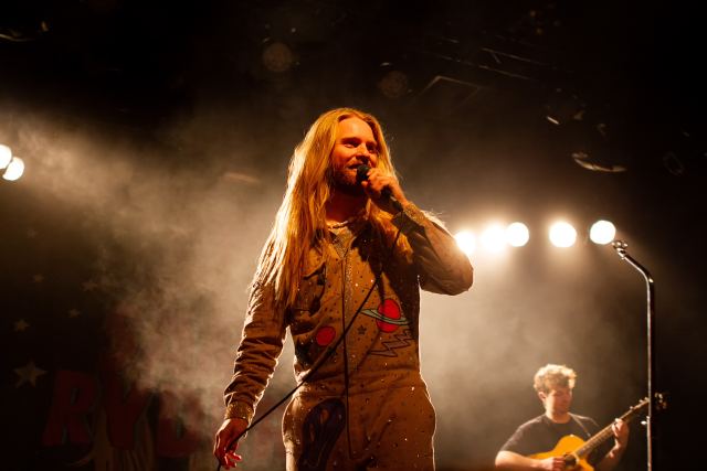 Sam Ryder live