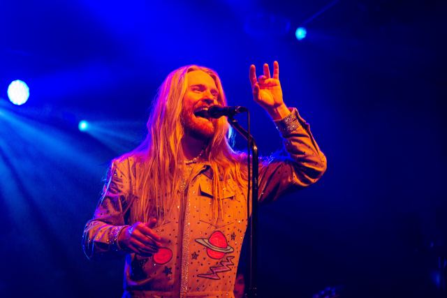 Sam Ryder live