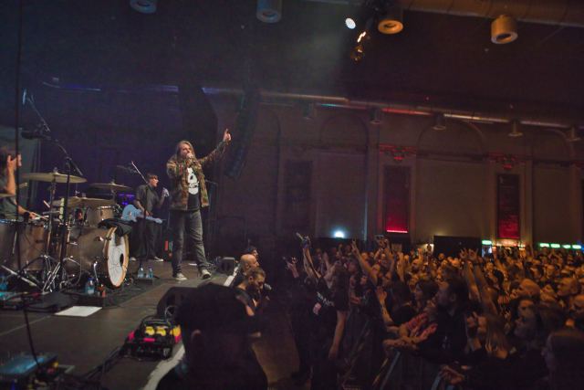 Silverstein live
