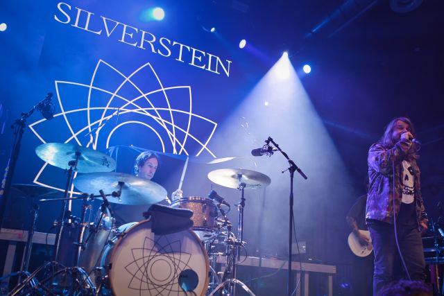 Silverstein live