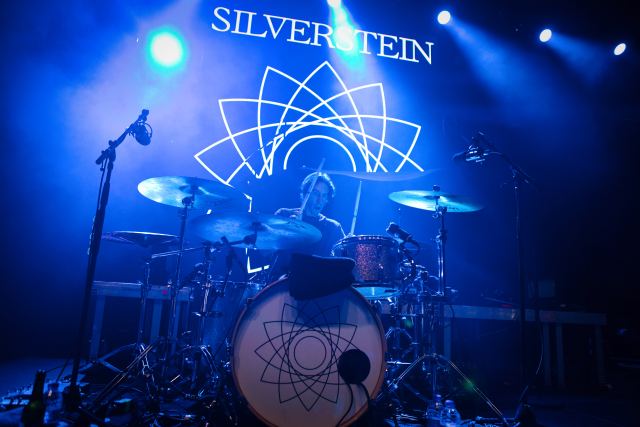 Silverstein live