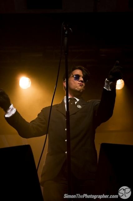 Welle: Erdball live