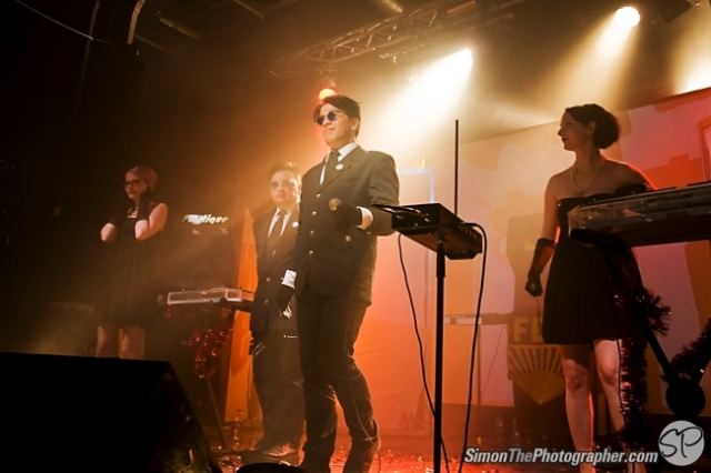 Welle: Erdball live