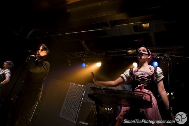 Welle: Erdball live